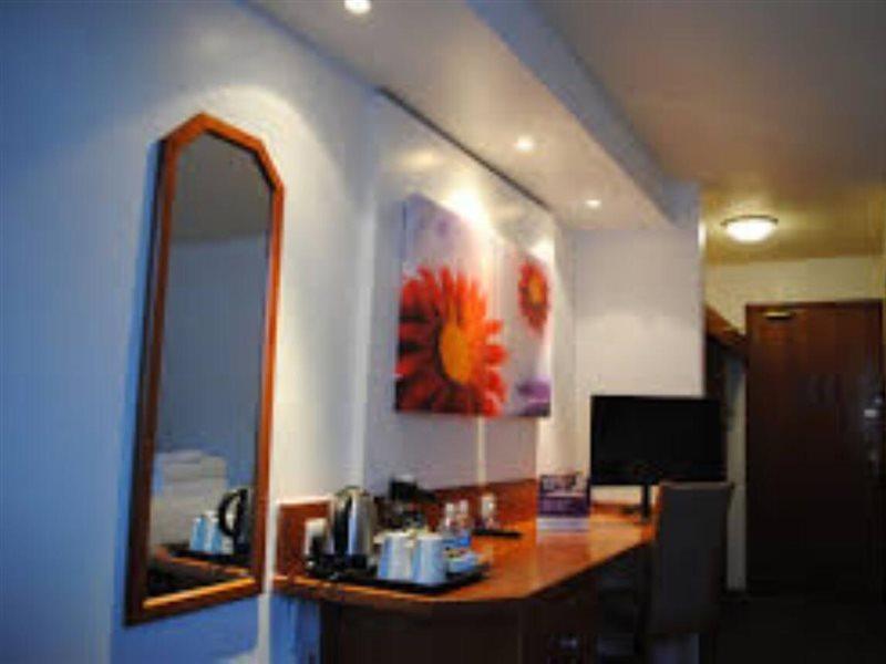 Bluemont Hotel 브롬즈그로브 외부 사진